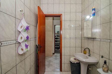 Casa à venda com 145m², 2 quartos e 3 vagas Casa à venda com 145m², 2 quartos e 3 vagasBanheiro Social