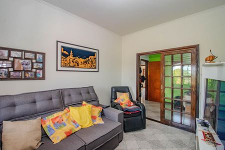 Sala de casa à venda com 2 quartos, 145m² em Petrópolis, Porto Alegre