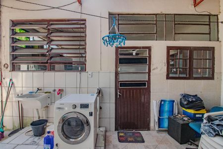 Casa à venda com 145m², 2 quartos e 3 vagas Casa à venda com 145m², 2 quartos e 3 vagasCasa Fundos