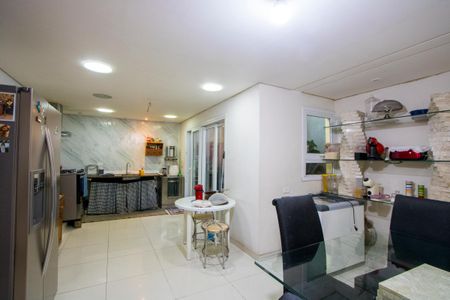 Casa à venda com 360m², 5 quartos e 4 vagas Casa à venda com 360m², 5 quartos e 4 vagasCozinha