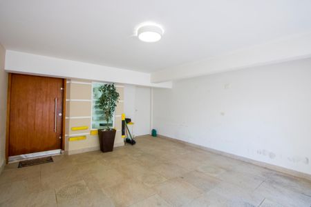Casa à venda com 360m², 5 quartos e 4 vagas Casa à venda com 360m², 5 quartos e 4 vagasGaragem