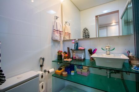 Casa à venda com 360m², 5 quartos e 4 vagas Casa à venda com 360m², 5 quartos e 4 vagasBanheiro do quarto 3