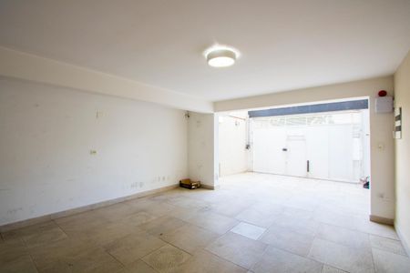 Casa à venda com 360m², 5 quartos e 4 vagas Casa à venda com 360m², 5 quartos e 4 vagasGaragem
