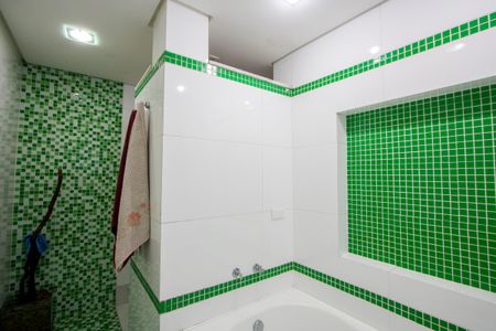 Casa à venda com 360m², 5 quartos e 4 vagas Casa à venda com 360m², 5 quartos e 4 vagasBanheiro do quarto 1