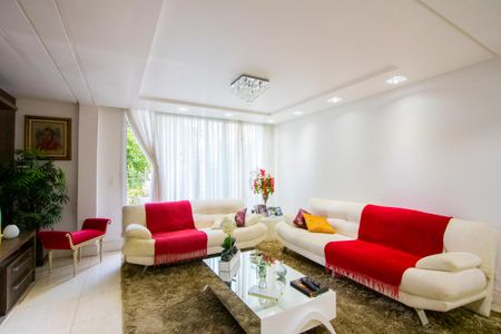 Sala de TV de casa à venda com 5 quartos, 360m² em Campestre, Santo André