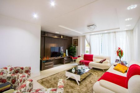 Sala de TV de casa à venda com 5 quartos, 360m² em Campestre, Santo André