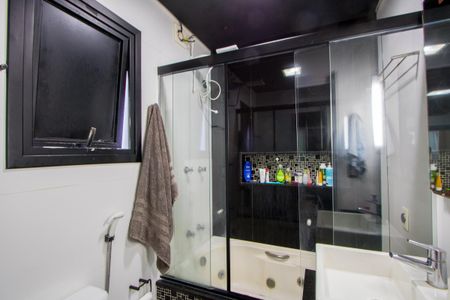 Casa à venda com 360m², 5 quartos e 4 vagas Casa à venda com 360m², 5 quartos e 4 vagasBanheiro do quarto 2