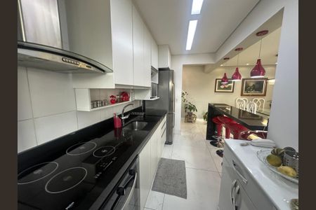 Apartamento à venda com 76m², 1 quarto e 2 vagasCozinha