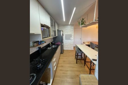 Cozinha de apartamento para alugar com 2 quartos, 59m² em Jardim do Salso, Porto Alegre