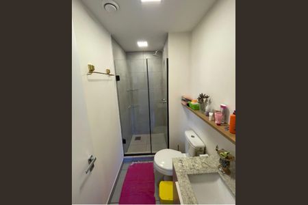 Banheiro de apartamento para alugar com 2 quartos, 59m² em Jardim do Salso, Porto Alegre