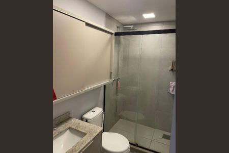 Banheiro de apartamento para alugar com 2 quartos, 59m² em Jardim do Salso, Porto Alegre