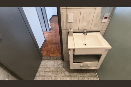 Apartamento à venda com 63m², 2 quartos e 1 vaga Apartamento à venda com 63m², 2 quartos e 1 vagaBanheiro