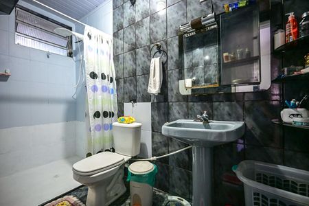 Casa à venda com 250m², 3 quartos e 2 vagasBanheiro Suíte 2