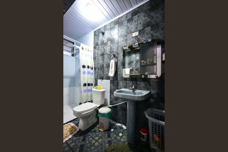 Casa à venda com 250m², 3 quartos e 2 vagasBanheiro Suíte 2