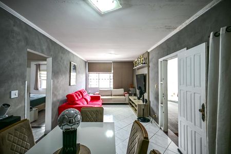 Casa à venda com 250m², 3 quartos e 2 vagasSala