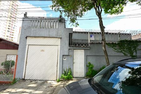 Casa à venda com 250m², 3 quartos e 2 vagasFachada