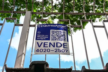 Casa à venda com 250m², 3 quartos e 2 vagasFachada