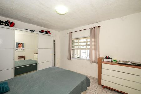 Casa à venda com 250m², 3 quartos e 2 vagasSuíte 2