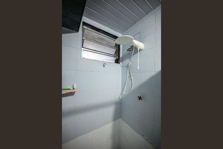 Casa à venda com 250m², 3 quartos e 2 vagasChuveiro do Banheiro da Suíte 2