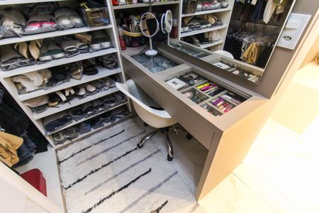 Apartamento à venda com 117m², 4 quartos e 1 vagaCloset da suíte