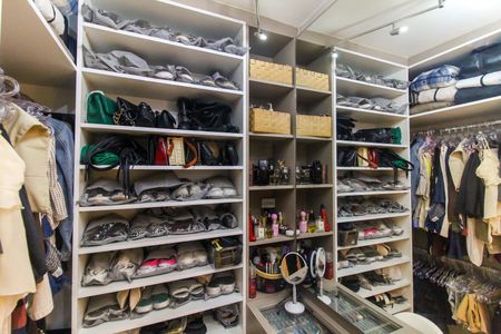 Apartamento à venda com 117m², 4 quartos e 1 vagaCloset da suíte