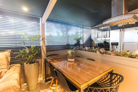 Apartamento à venda com 117m², 4 quartos e 1 vagaSala/Cozinha