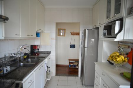 Apartamento à venda com 92m², 2 quartos e 2 vagasCozinha