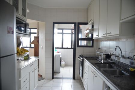 Apartamento à venda com 92m², 2 quartos e 2 vagasCozinha