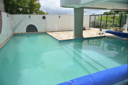 Apartamento à venda com 92m², 2 quartos e 2 vagasÁrea comum - Piscina