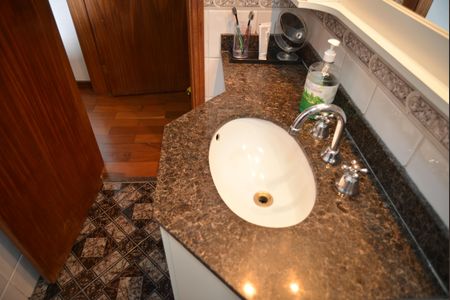 Apartamento à venda com 92m², 2 quartos e 2 vagasBanheiro Social