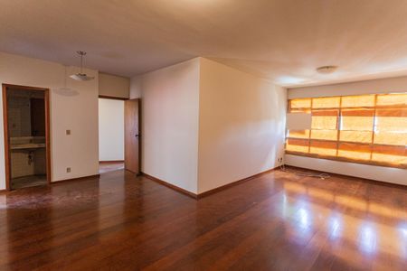Sala de apartamento para alugar com 4 quartos, 130m² em Santo Antônio, Belo Horizonte