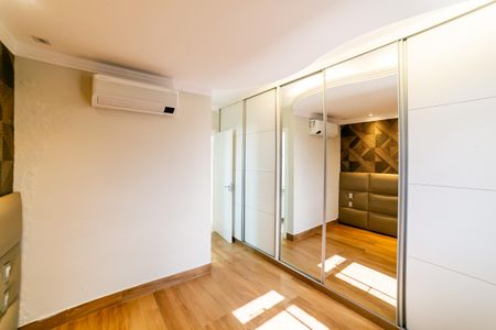 Apartamento para alugar com 75m², 1 quarto e 2 vagas Apartamento para alugar com 75m², 1 quarto e 2 vagasSuíte