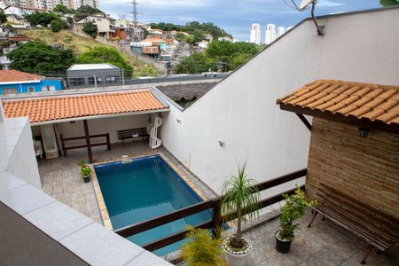 Casa à venda com 395m², 3 quartos e 4 vagasQuintal - Piscina