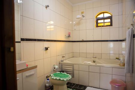 Casa à venda com 395m², 3 quartos e 4 vagasBanheiro Suíte