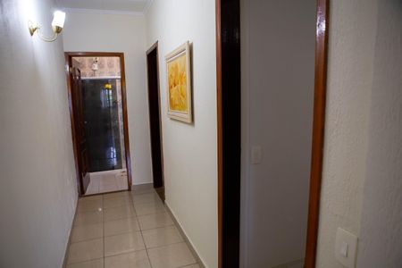 Casa à venda com 395m², 3 quartos e 4 vagasCorredor quartos