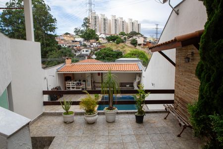Casa à venda com 395m², 3 quartos e 4 vagasQuintal - Piscina