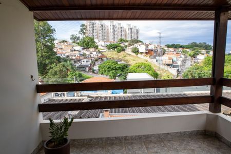 Casa à venda com 395m², 3 quartos e 4 vagasQuarto 3 - Suíte - Varanda