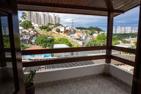 Casa à venda com 395m², 3 quartos e 4 vagasQuarto 3 - Suíte - Varanda