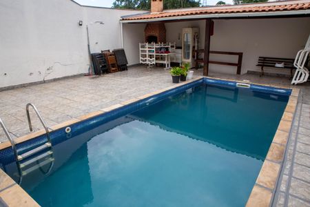 Casa à venda com 395m², 3 quartos e 4 vagasArea Externa - Piscina e Churrasqueira