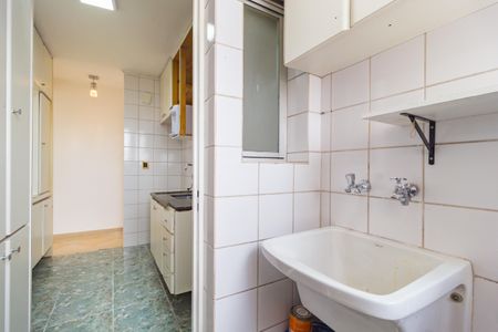 Apartamento para alugar com 65m², 3 quartos e 1 vagaÁrea de Serviço