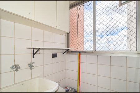 Apartamento para alugar com 65m², 3 quartos e 1 vagaÁrea de Serviço