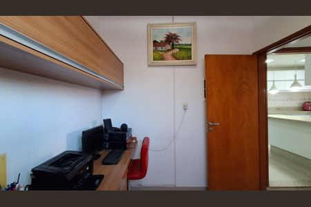 Casa à venda com 294m², 3 quartos e 20 vagasEscritório 