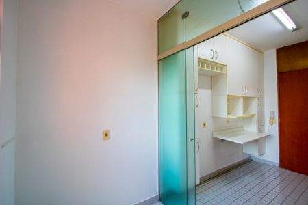 Apartamento à venda com 80m², 3 quartos e 1 vagaÁrea de serviço