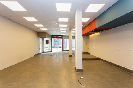 Casa à venda com 350m², 2 quartos e sem vagaSalão