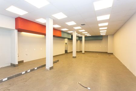 Casa à venda com 350m², 2 quartos e sem vagaSalão