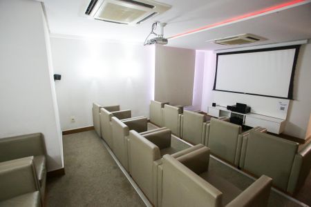 Apartamento à venda com 55m², 2 quartos e 1 vagaSala de Cinema