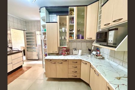 Casa à venda com 260m², 3 quartos e 2 vagasCozinha