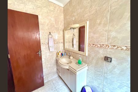 Casa à venda com 260m², 3 quartos e 2 vagasBanheiro da Suíte