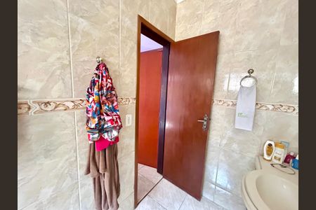 Casa à venda com 260m², 3 quartos e 2 vagasBanheiro da Suíte