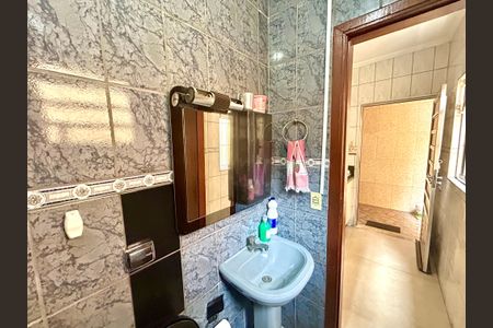 Casa à venda com 260m², 3 quartos e 2 vagasBanheiro 1